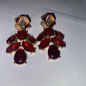 Pink and Red drop Earrings

Pet Free✅
Smoke free✅